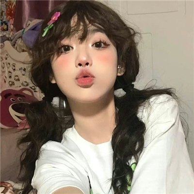 新昌伴游女生卞寄蕾的资料