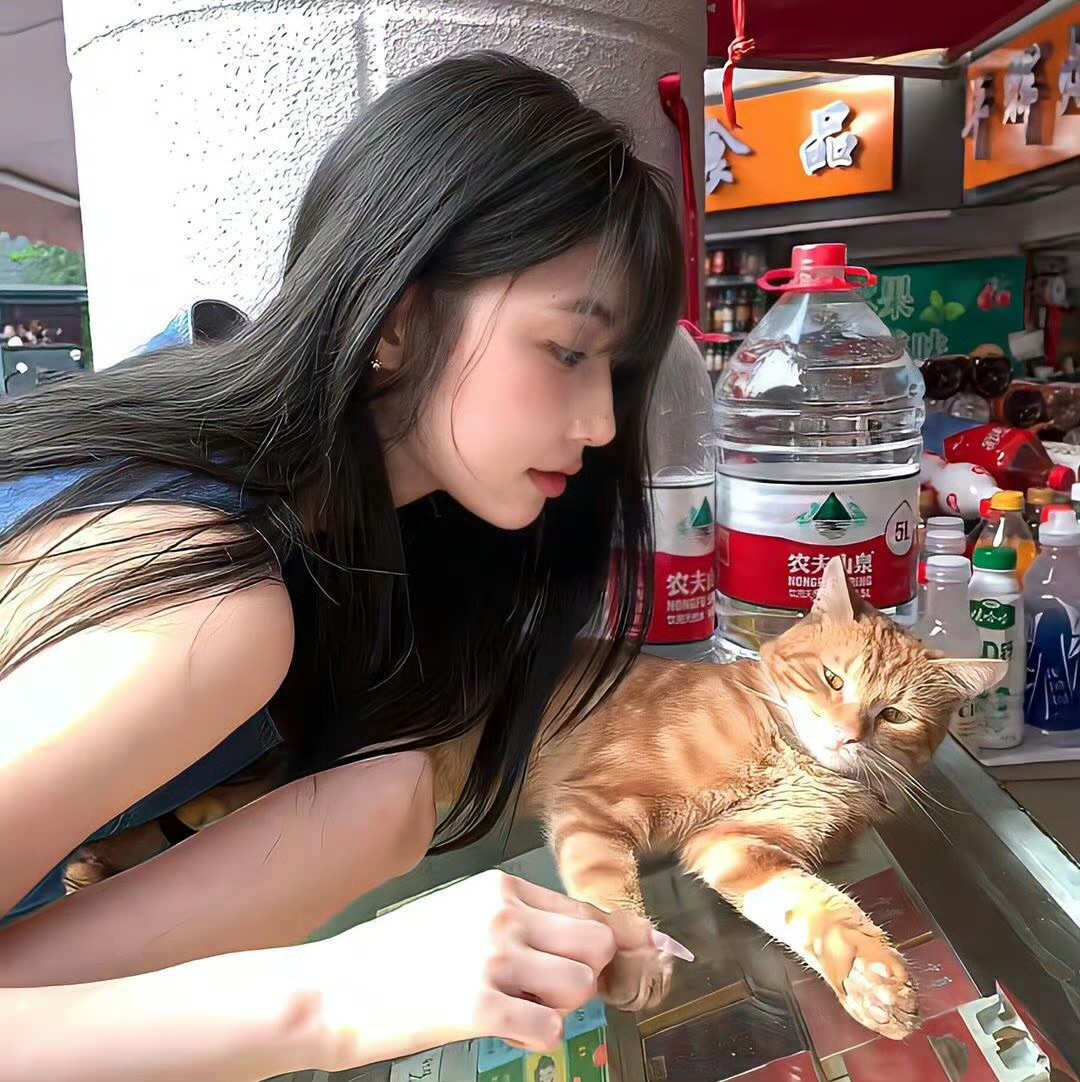 北京伴游女生何洁媛的资料