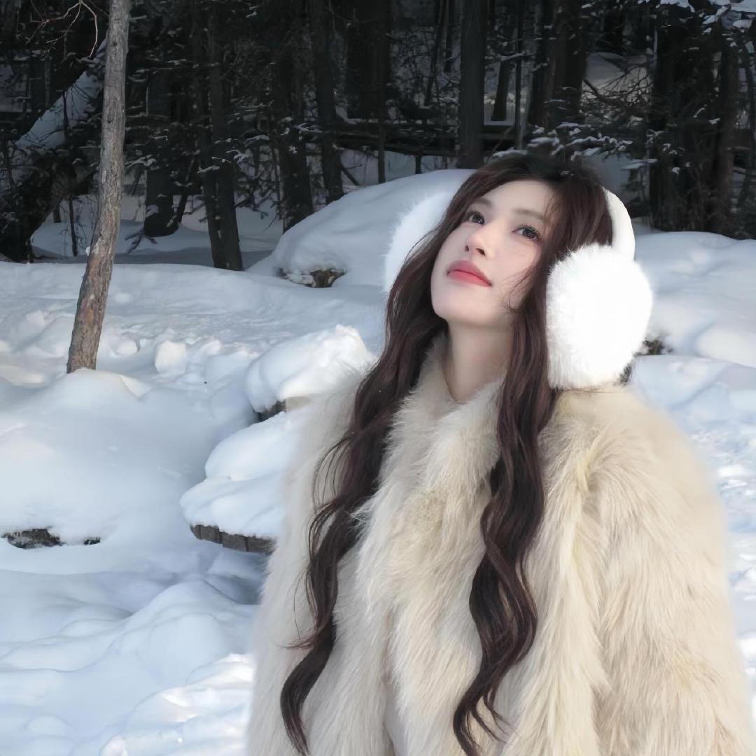 北京伴游女生吴冰妍的资料