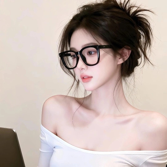 北京伴游女生赵梦甜的资料